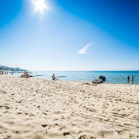 Sea View Prestige Fort Beach Apartment Свети Влас Екстериор снимка