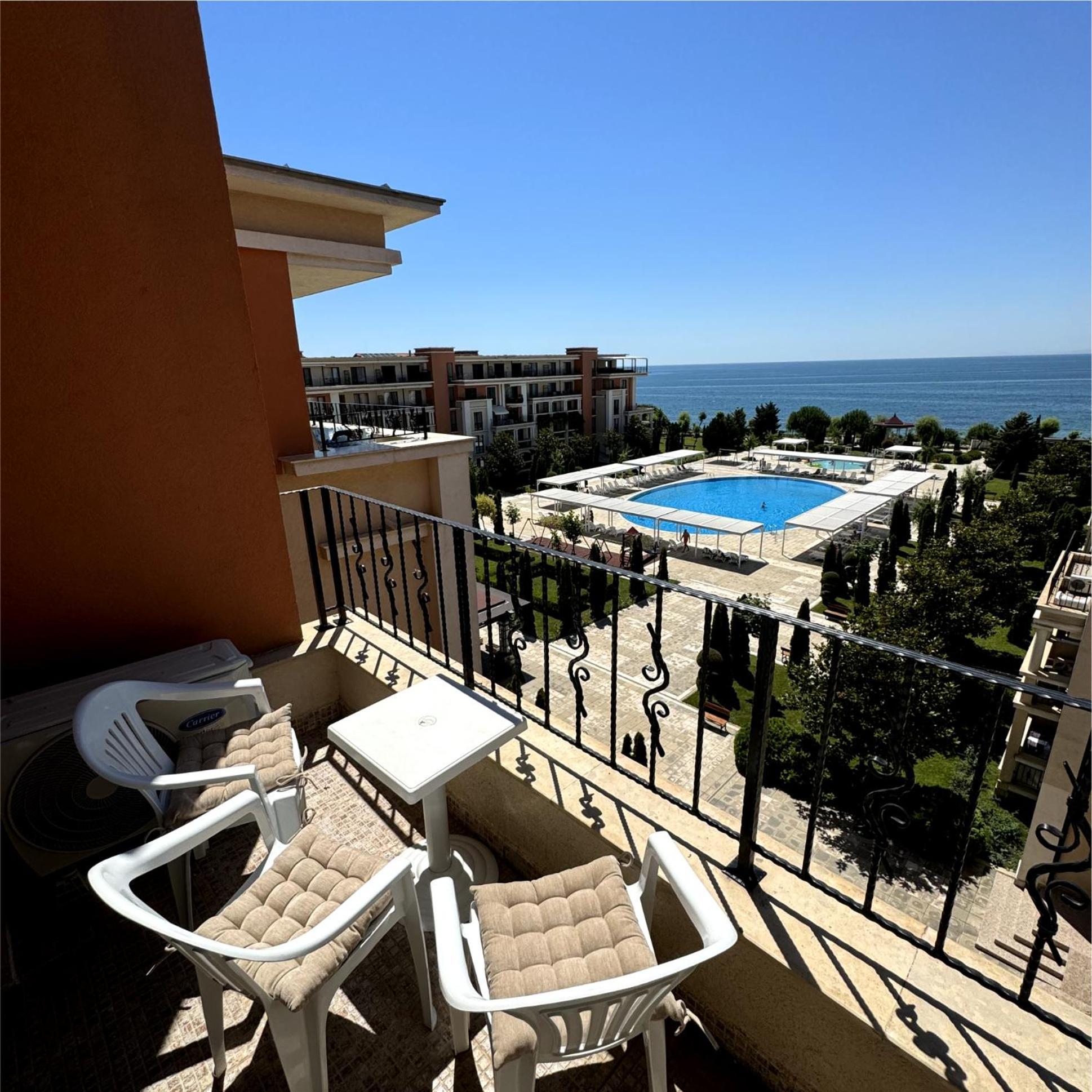 Sea View Prestige Fort Beach Apartment Свети Влас Екстериор снимка